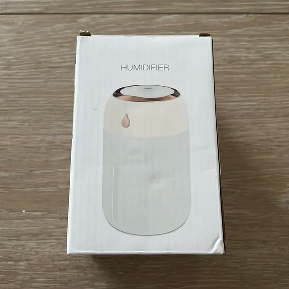 Humidifier, small, New with Box - Picture 2 of 16
